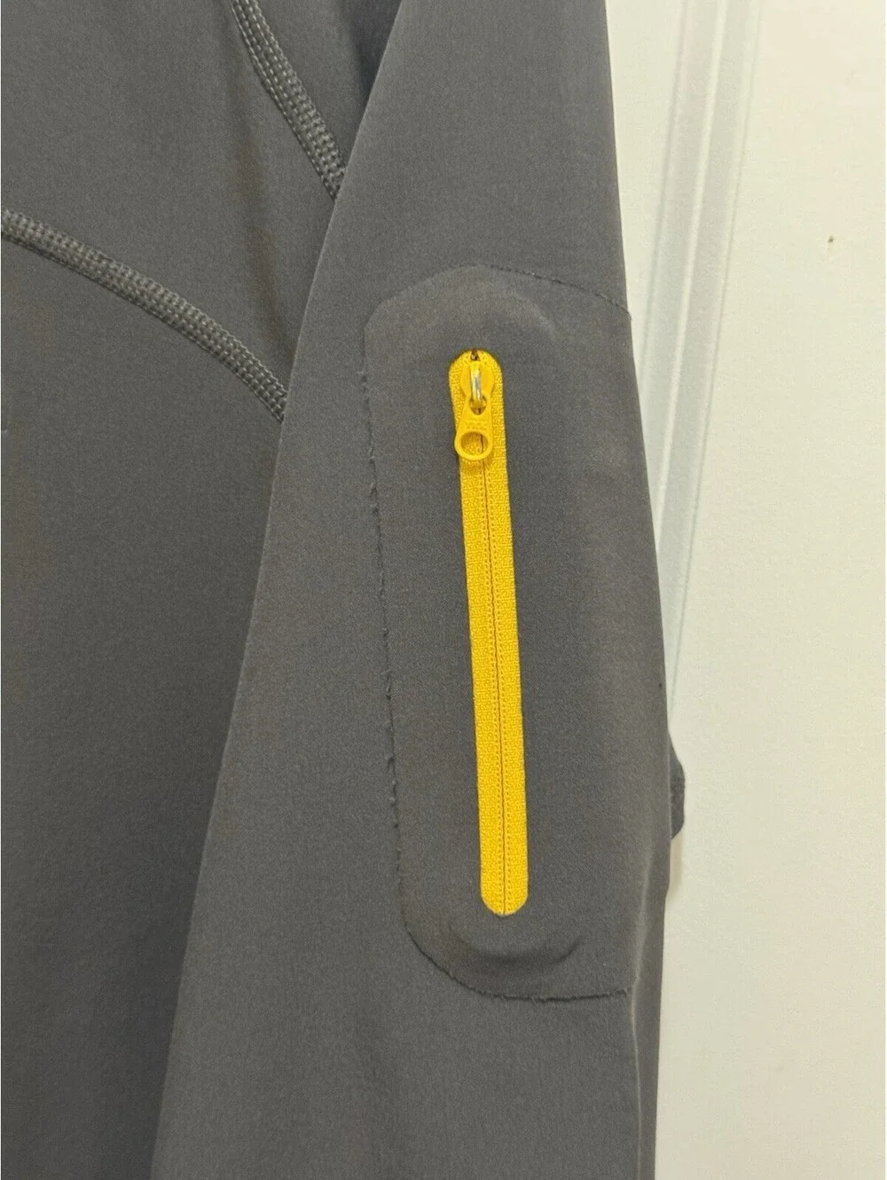 The North Face Men’s XL 1/2 Zip Technical Pullover Gray Yellow Sleeve Pocket